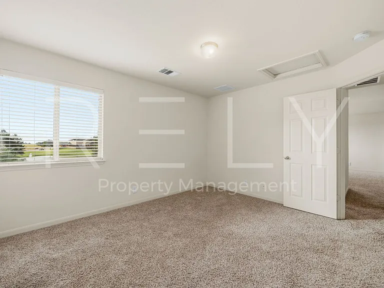 1405 Sunny Meadows Loop — Photo 32