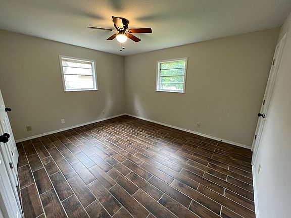 2nd image of 309 Stadium Dr
