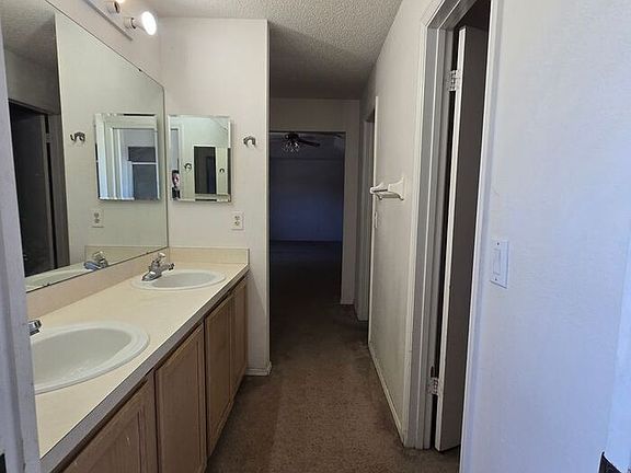 5th image of 14727 Day Lily Ct