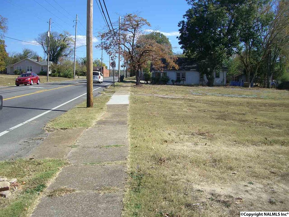 2nd image of W Willow St