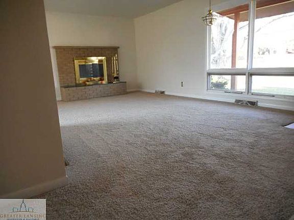 4th image of 217 Cambridge Dr