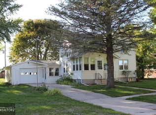 108 S Van Kirk St, Latimer, IA 50452