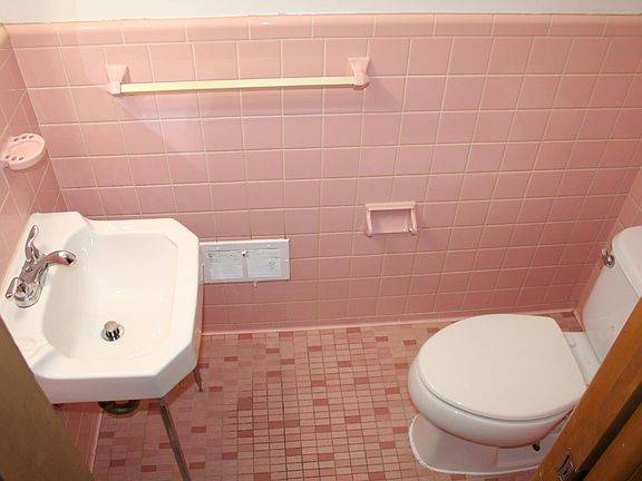 4th image of 8296 Riverdale St