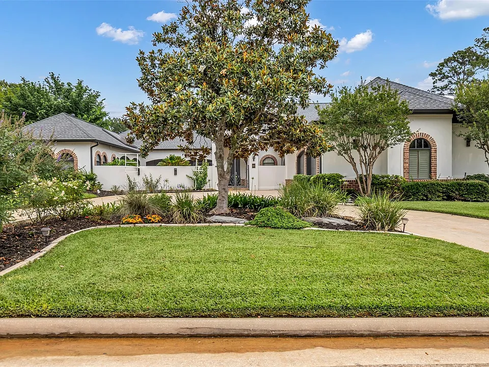 63 Fairway Park #B