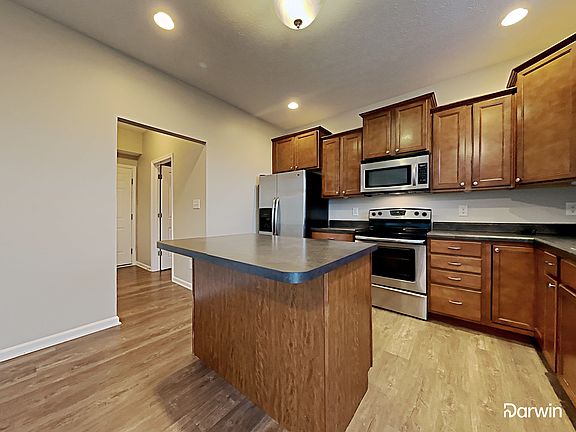 5th image of 15338 Royal Grove Ct