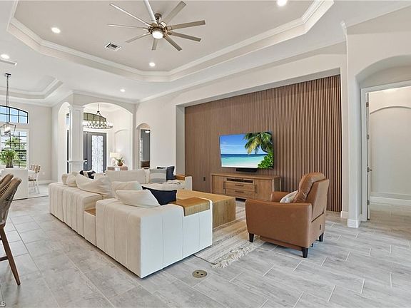 4th image of 2327 Somerset PL