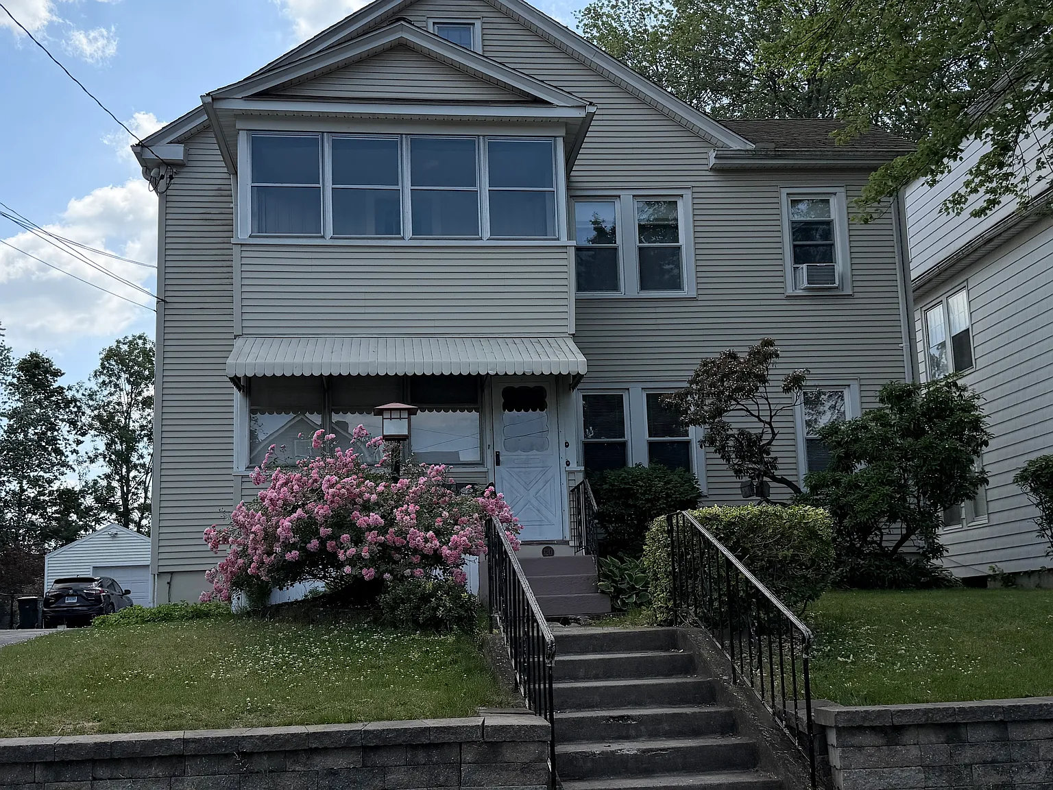 2 bed, 1250 sqft, $2,100 — Photo 1