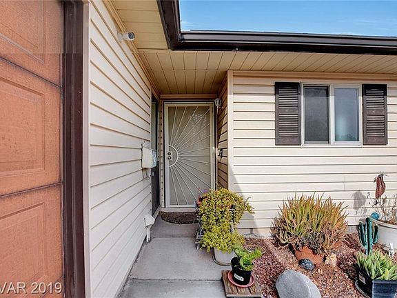 4th image of 7024 Pinedale Ave