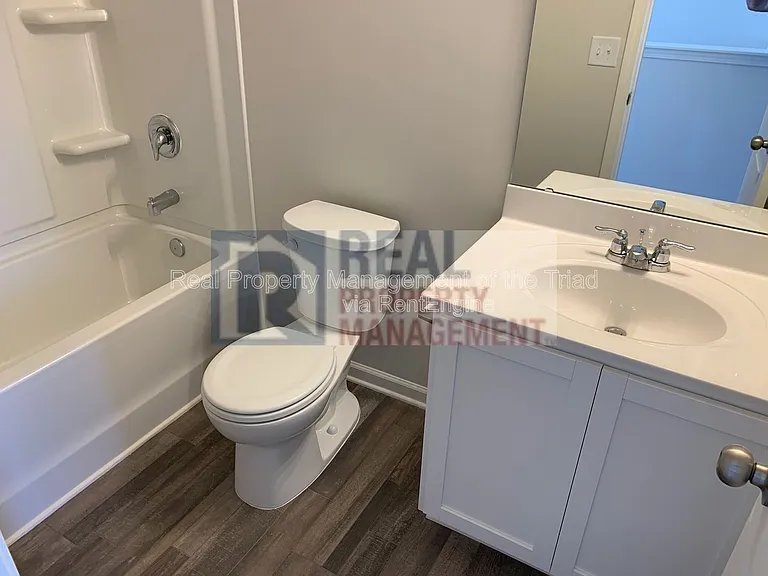 4100 Devonwood Ct — Photo 13