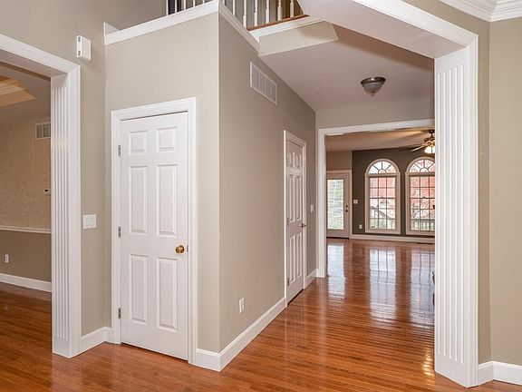 4th image of 7053 Valley Falls Ct