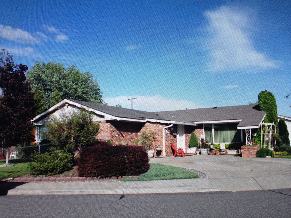 1st image of 2120 W Hood Ave