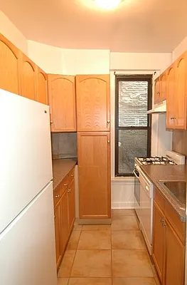 Rented by BLU Real Estate | media 22