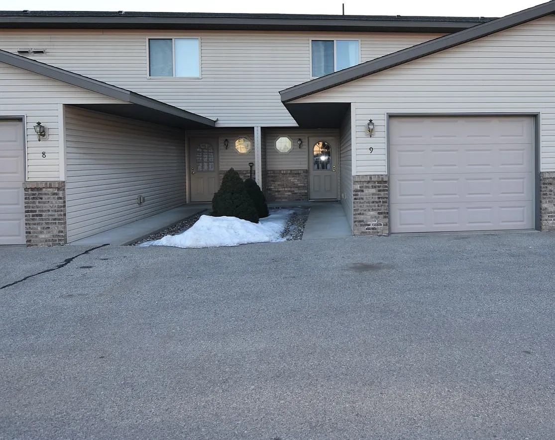 1208 Eastwood St — Photo 1