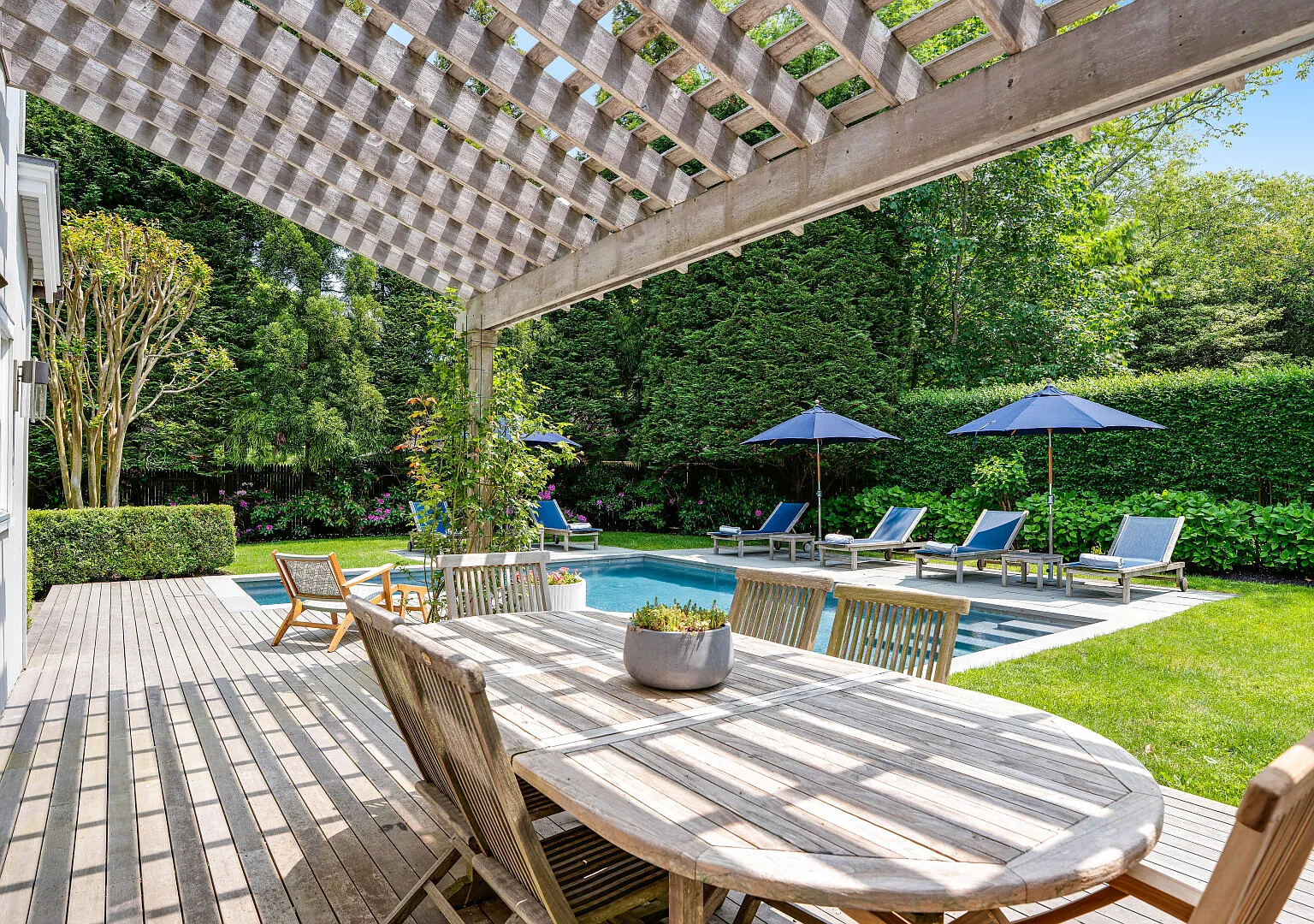 Secluded East Hampton Oasis in Prime Location with Private Pool — Photo 2