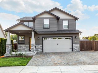 950 66th Pl, Springfield, OR 97478