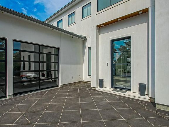 2nd image of 262 Garden Rd