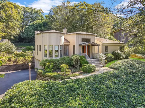 2612 Roanoke Avenue, Riverhead, NY 11901