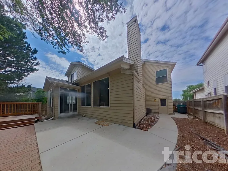 16240 Quarry Hill Dr — Photo 27