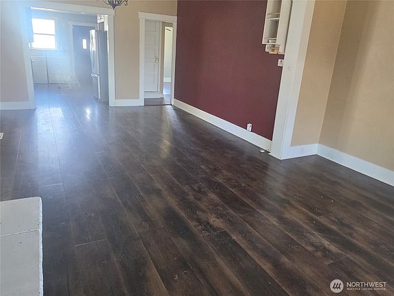 4th image of 309 E 3rd Street