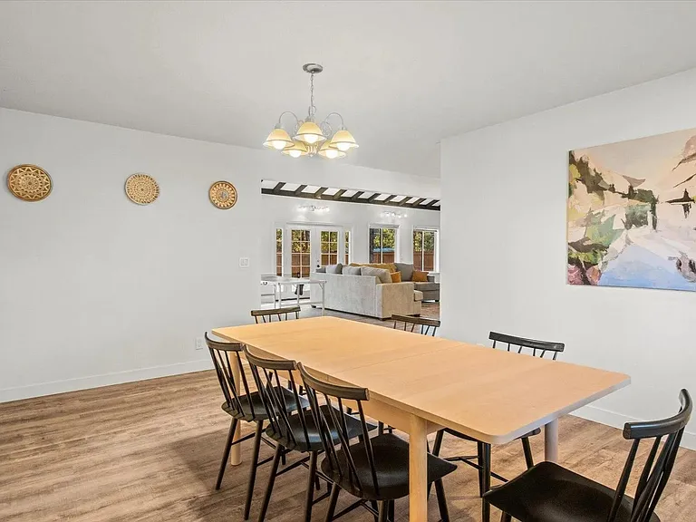 5065 Forest View Rd — Photo 8