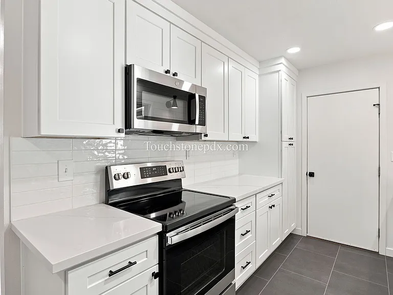 412 NE 167th Pl — Photo 10