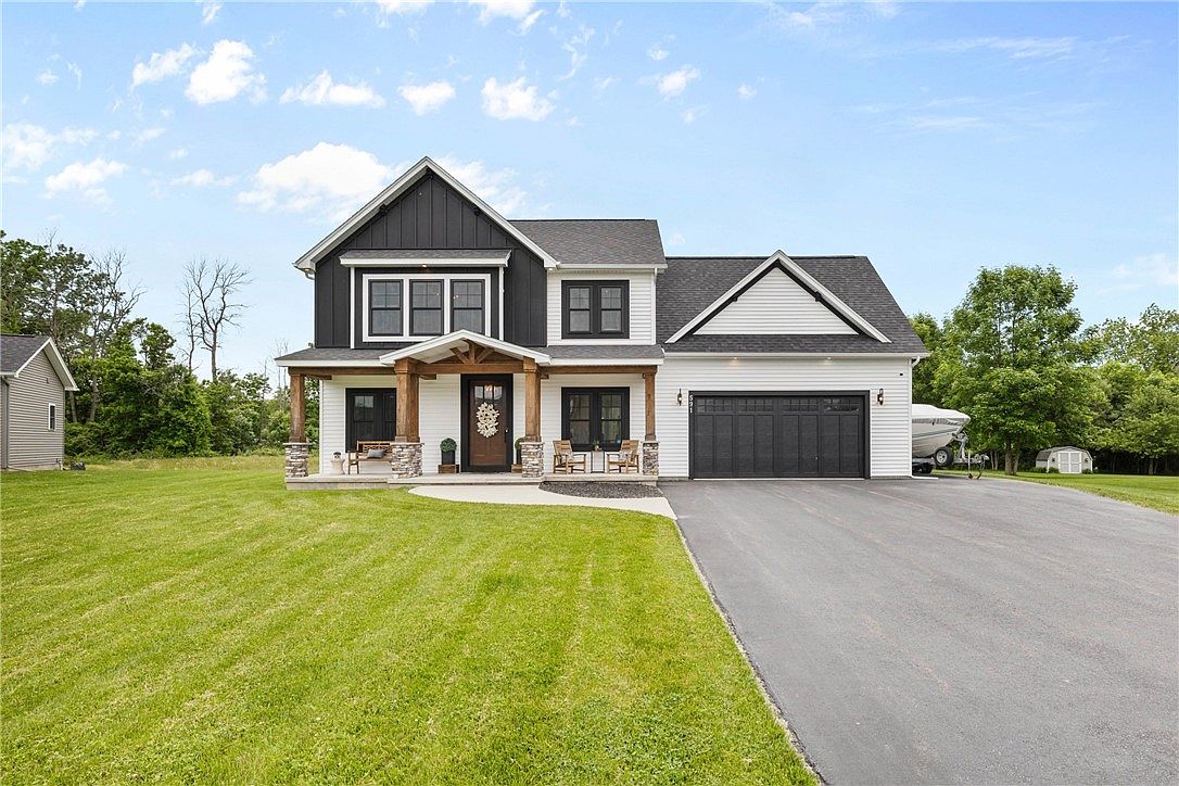 591 Whistlers Cove Ln, Rochester, NY 14612 | Zillow