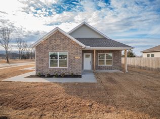 19 W Chikasaw Rd, Farmington, AR 72730
