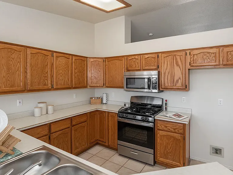 7851 E Marigold Ln — Photo 7