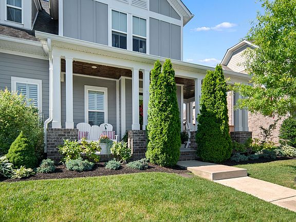3rd image of 332 Azalea Cir