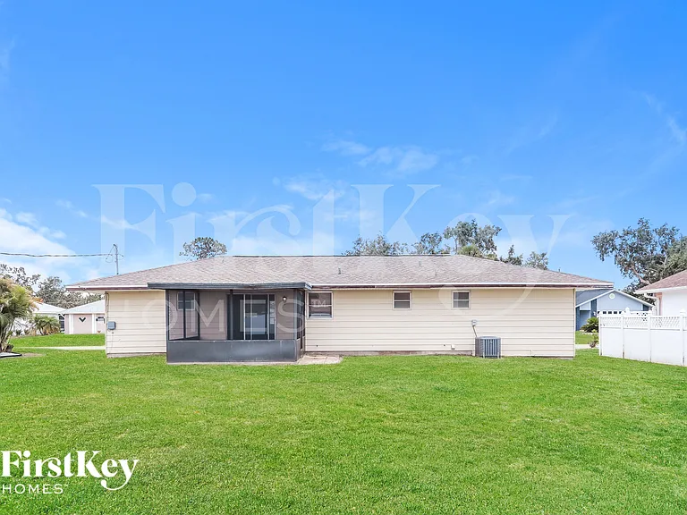 21460 Bancroft Ave — Photo 15