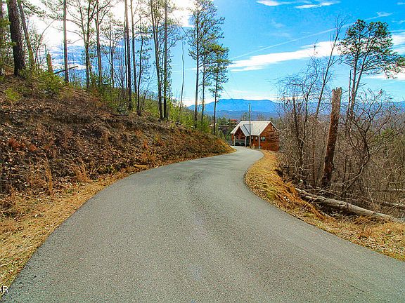4th image of 1986 Fox View Ln