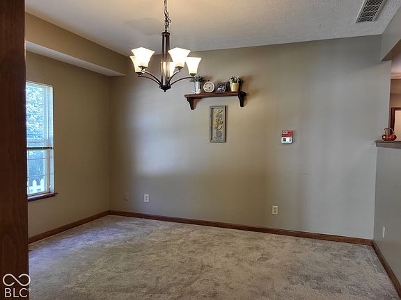 4th image of 10480 Watkins Dr