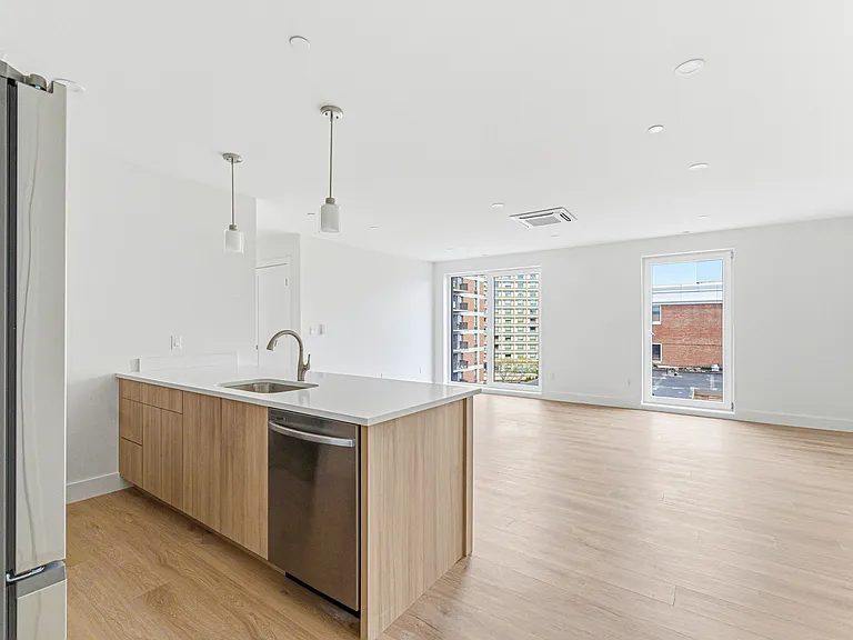 1035 Commonwealth Ave — Photo 82