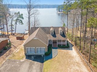 103 Lakeview Dr, Whispering Pines, NC 28327