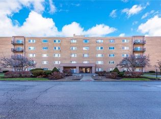 20333 Detroit Rd APT 313B, Rocky River, OH 44116