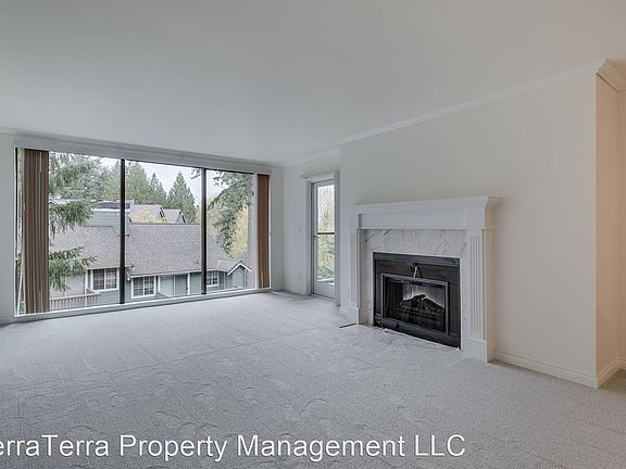 4th image of 15512 Country Club Dr SE #B-31