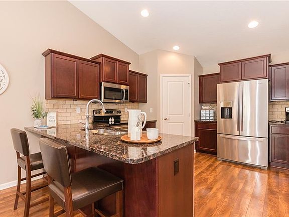 3rd image of 3708 NE Marissa Ln