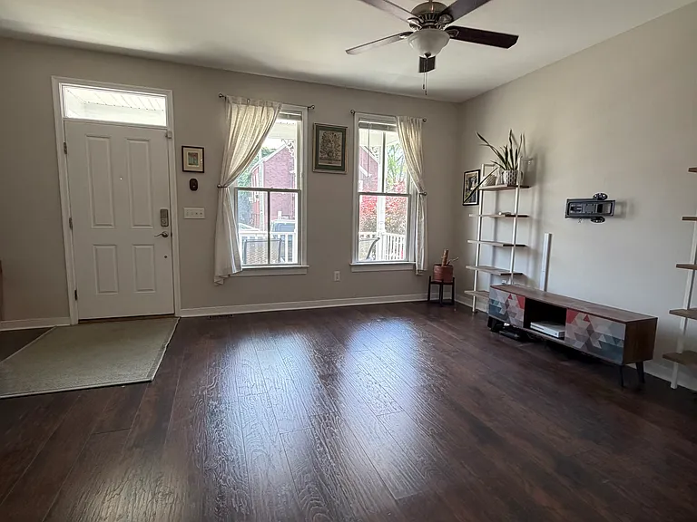 2304 Fairmount Ave — Photo 3