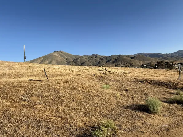 11610 Longhorn Ln, Weldon, CA 93283