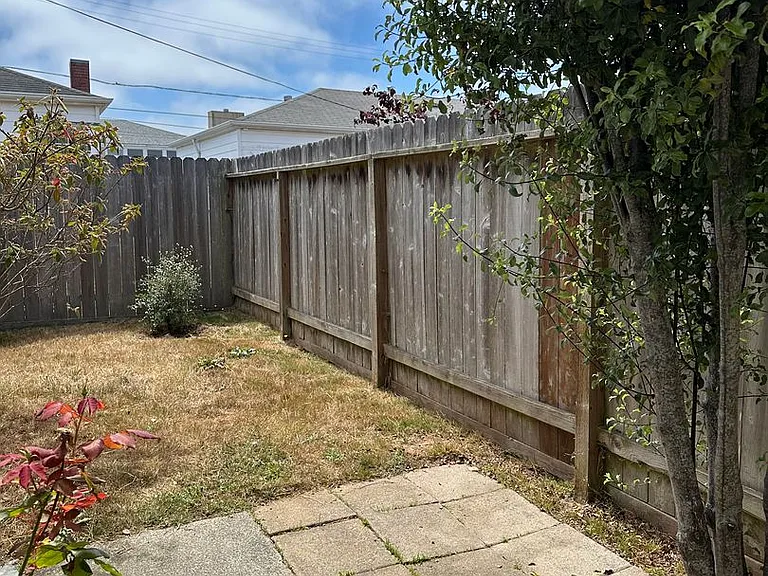 2025 I St — Photo 3