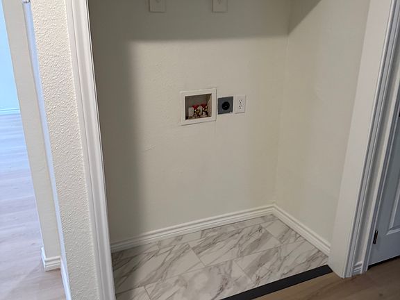4th image of 2821 El Capitan Dr