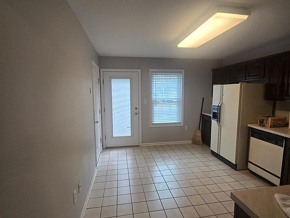 4th image of 24 Lighthouse Ct #24