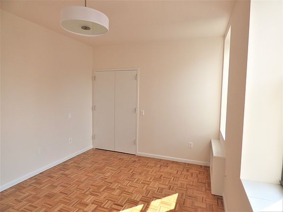 3rd image of 131 Sullivan St APT 4E