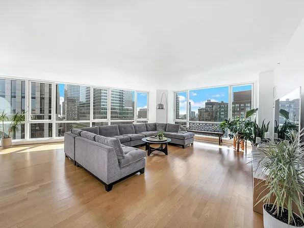 200 Chambers St APT 21A, New York, NY 10007