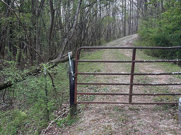 3rd image of 408 Back Valley Rd