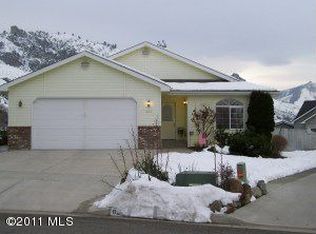 828 Willowbrook Dr, Wenatchee, WA 98801