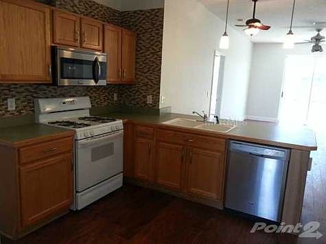 4th image of 18323 Brookpark Dr