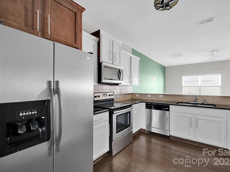 433 Battery Cir — Photo 8