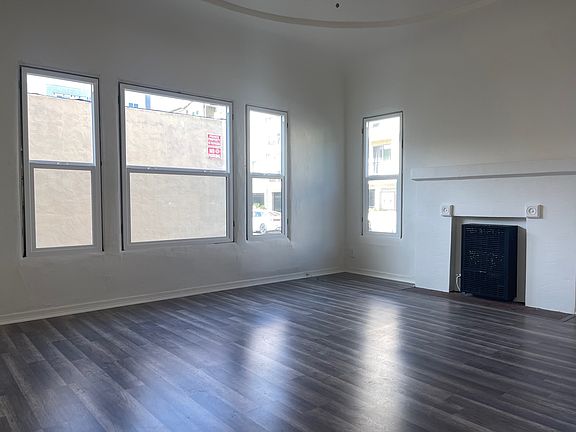5th image of 11201 Huston St APT 15