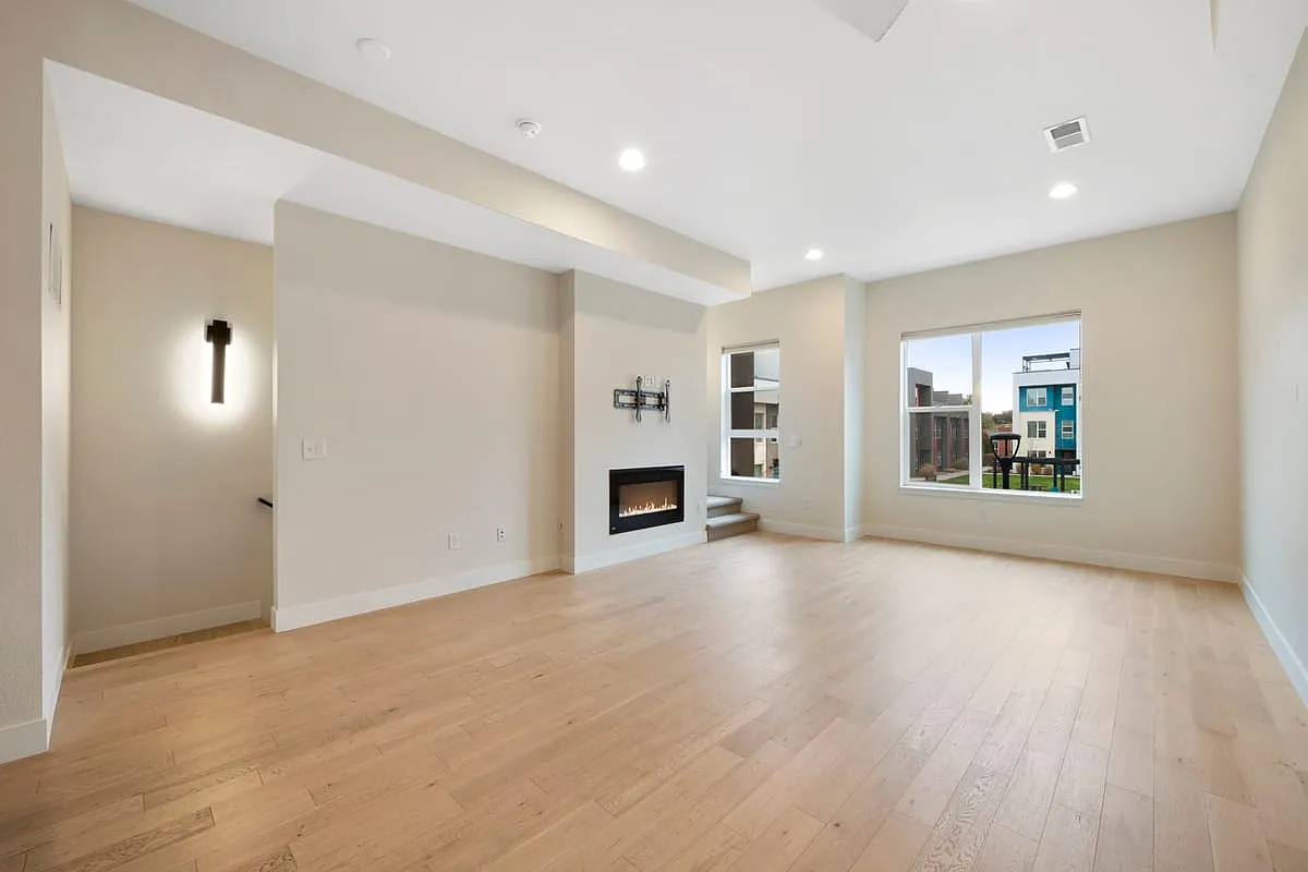 3 bed, 1636 sqft, $3,000 — Photo 2